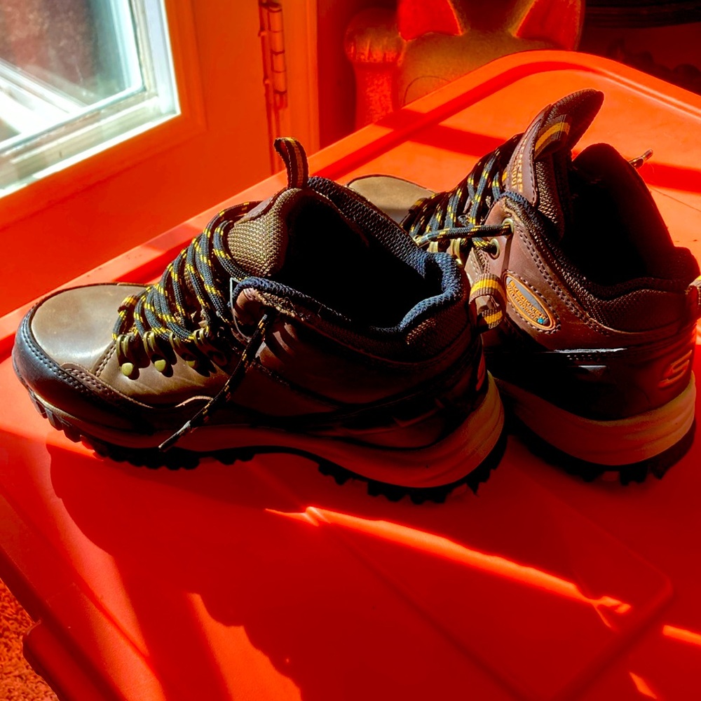 Y 1.5 Skech-Tex waterproof boots.  Worn once only Like new